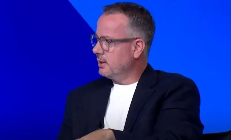 Kajtazi: Kur Haradinaj ishte në front e në komunikim me CIA-në, Dimal Basha po ‘kryente shkollat’ se si UÇK-ja ishte organizatë kriminale