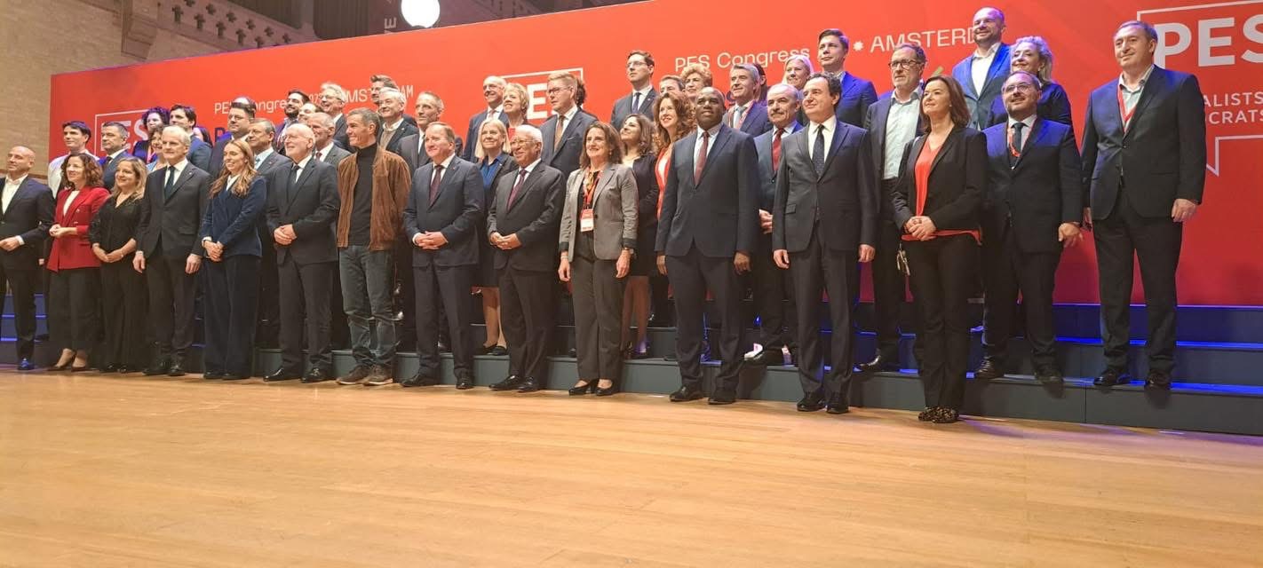 Protesta në përkrahje të UÇK-së në Tirané, Kurti ndodhej në Holandë