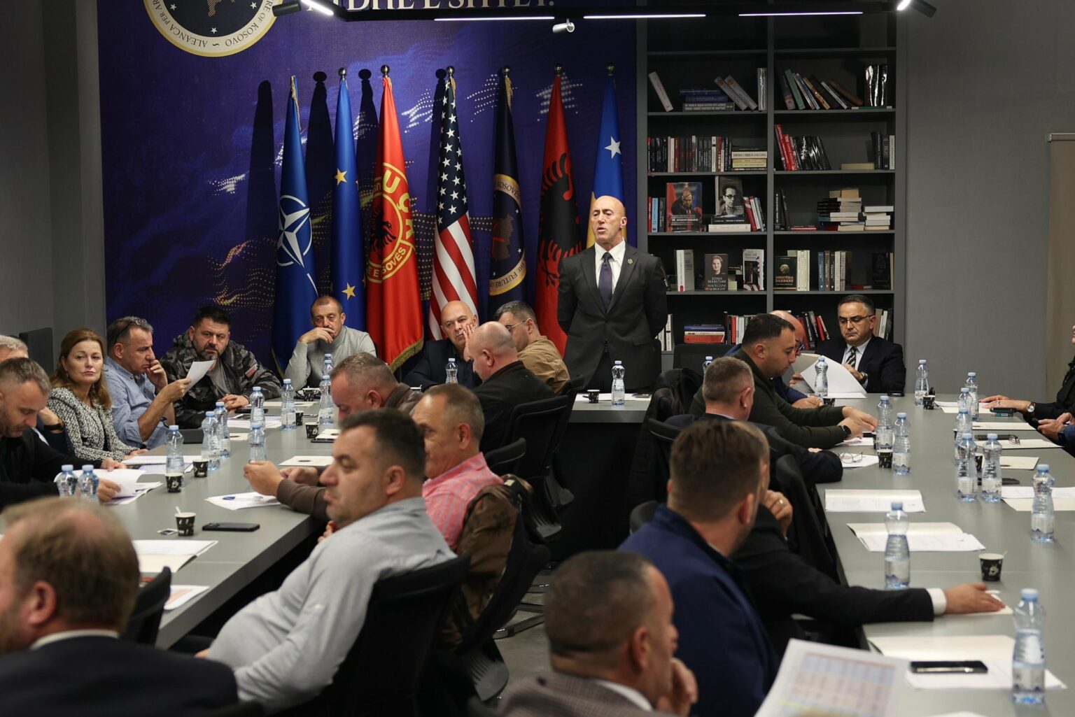 Zhvillime dramatike: Ish-kryeministri i Kosovës aderon në AAK