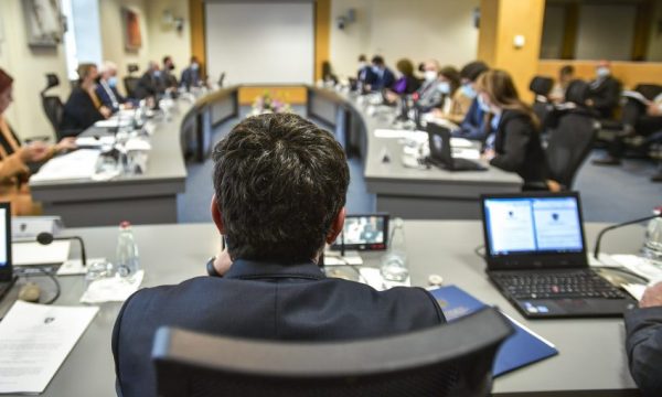 Qeveria në detyrë mban mbledhje, merr këto dy vendime