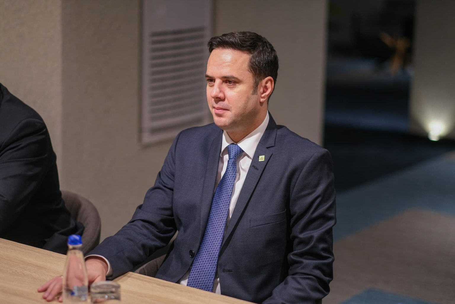 Këngëtarja e njohur garon për deputete, rangohet e 12-ta në listën e LDK-së