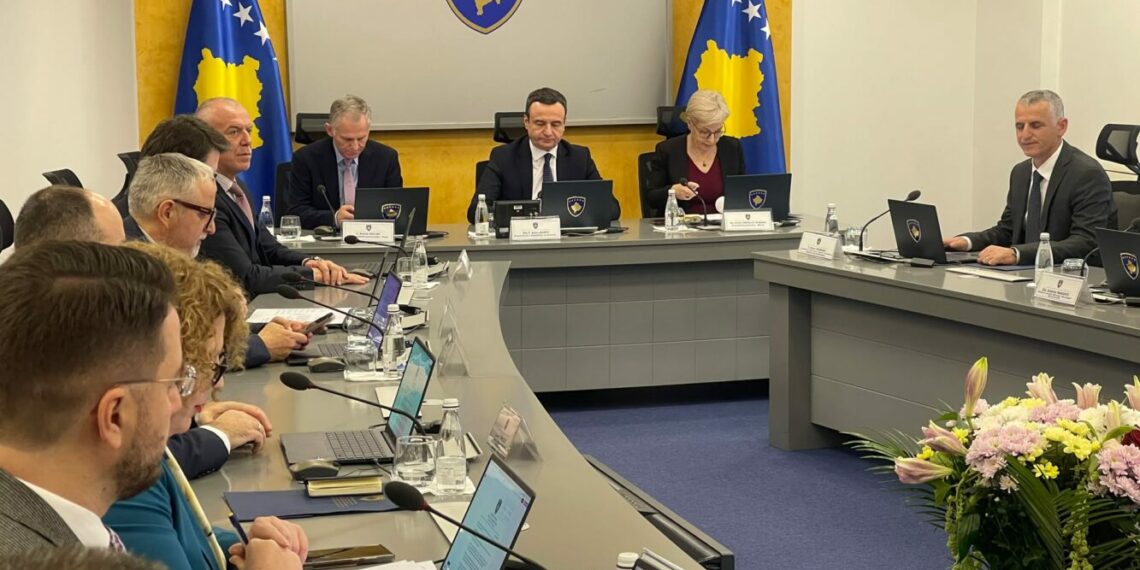 Qeveria në detyrë mban mbledhjen e radhës, merr këtë vendim