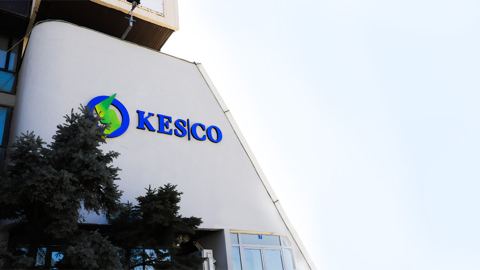 KESCO paralajmëron qytetarët: Kurseni energjinë, sistemi është mbingarkuar