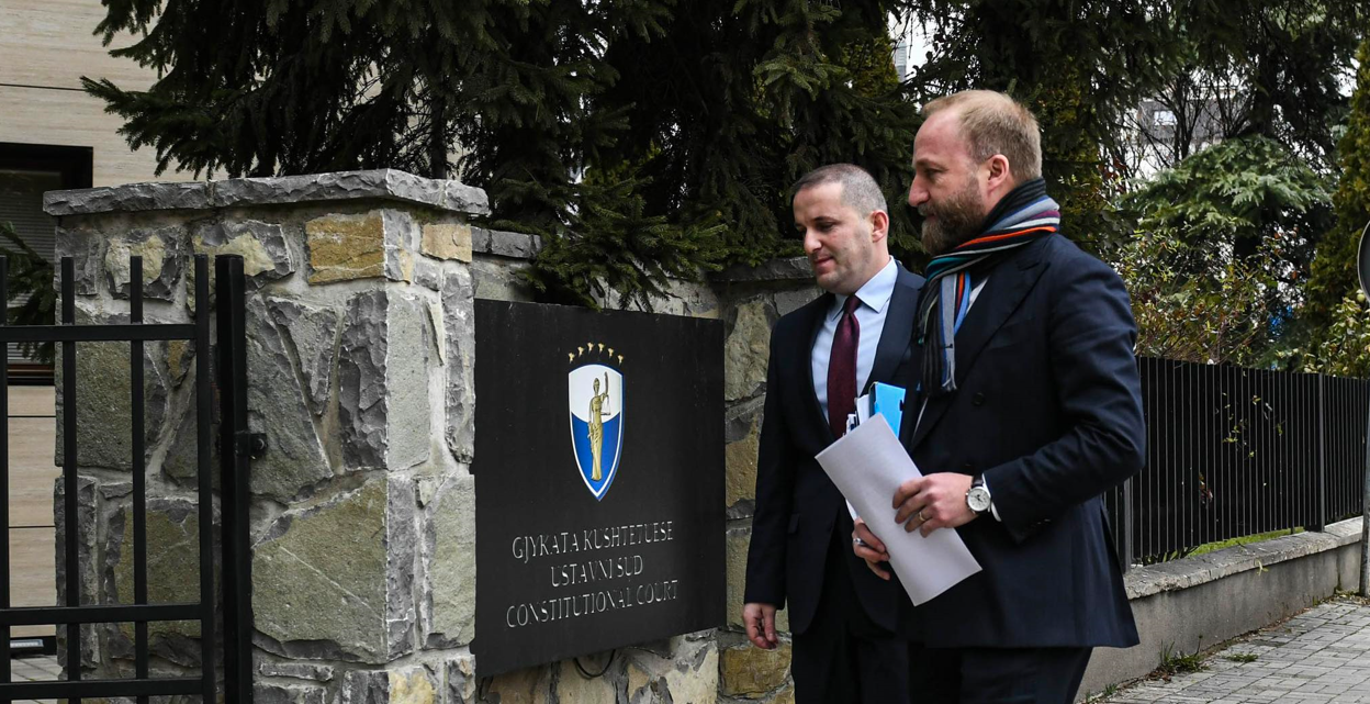 Tahiri ‘shpall’ fitore: Kushtetuesja shfuqizon 13 ligje të Qeverisë Kurti