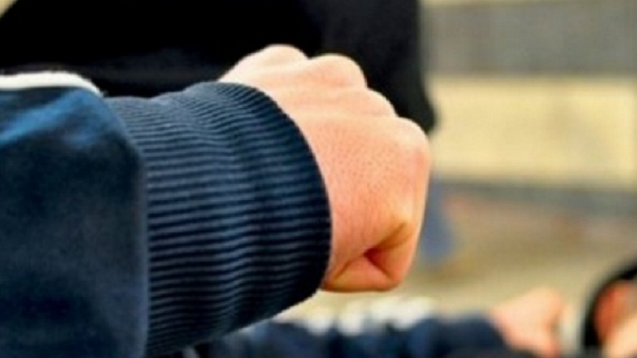 Vëllai rrah vëllain në Gjakovë