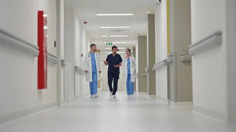 Këta janë dy mjekët që u rrahën sot