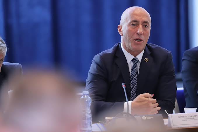 Ramush Haradinaj po i mbledh nënshkrimet për President