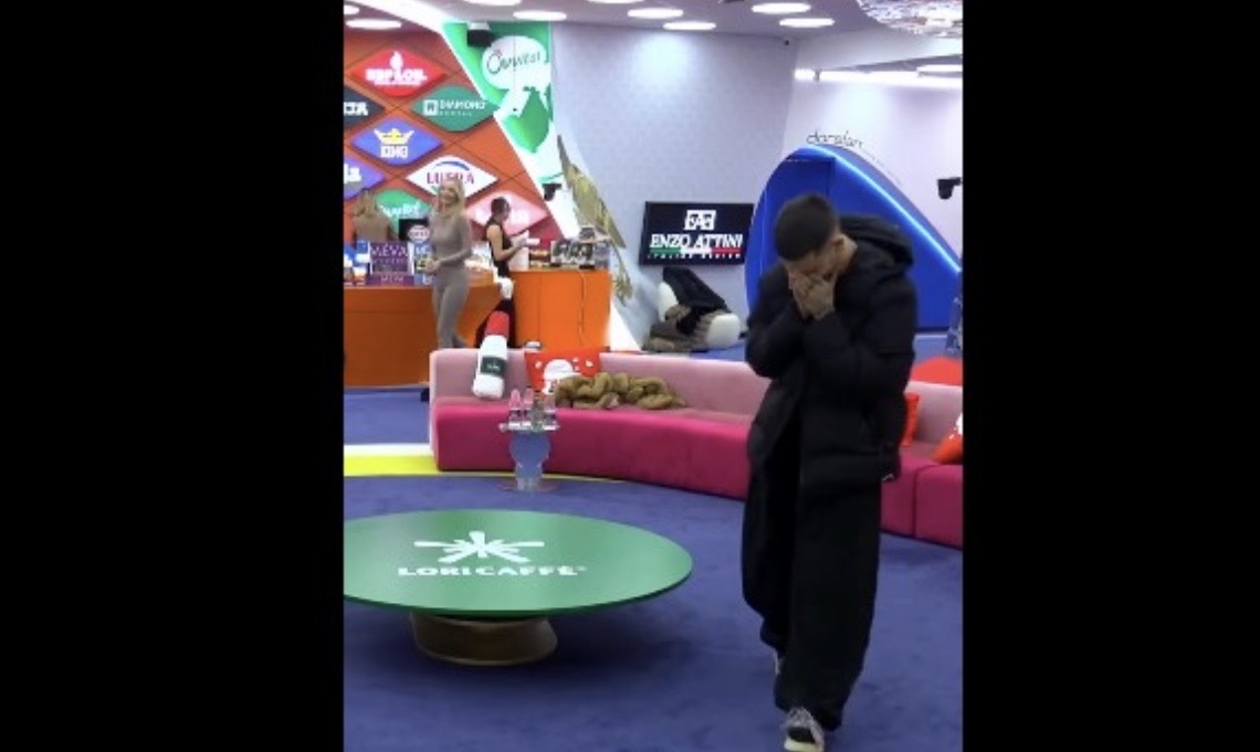 Rrëfim i dhimbshëm: “Jam lindur pas gjashtë vajzave dhe nënën nuk e kam”