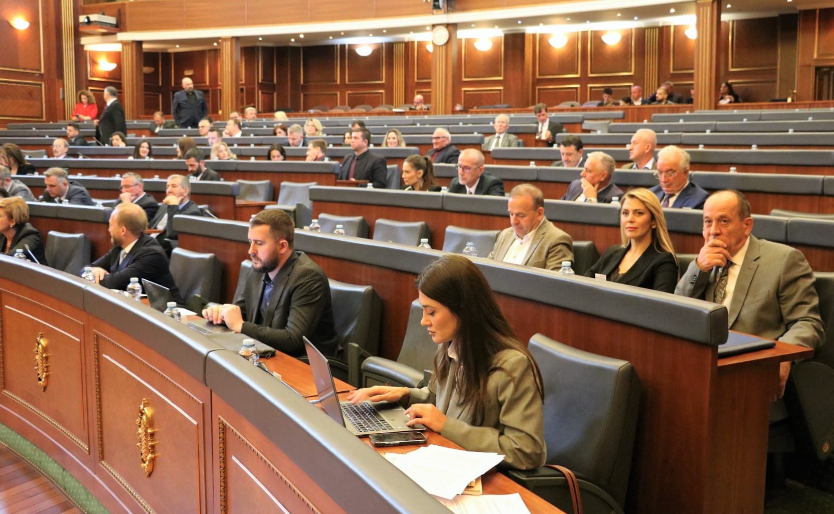 Deputeti i PDK-së mbeti jashtë Kuvendit, dorëzon dy ankesa në PZAP