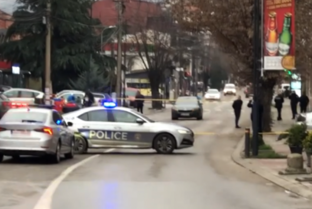 Arrestohet “i forti i Pejës”, i kërcënoi policët edhe gjatë transportit për në stacion