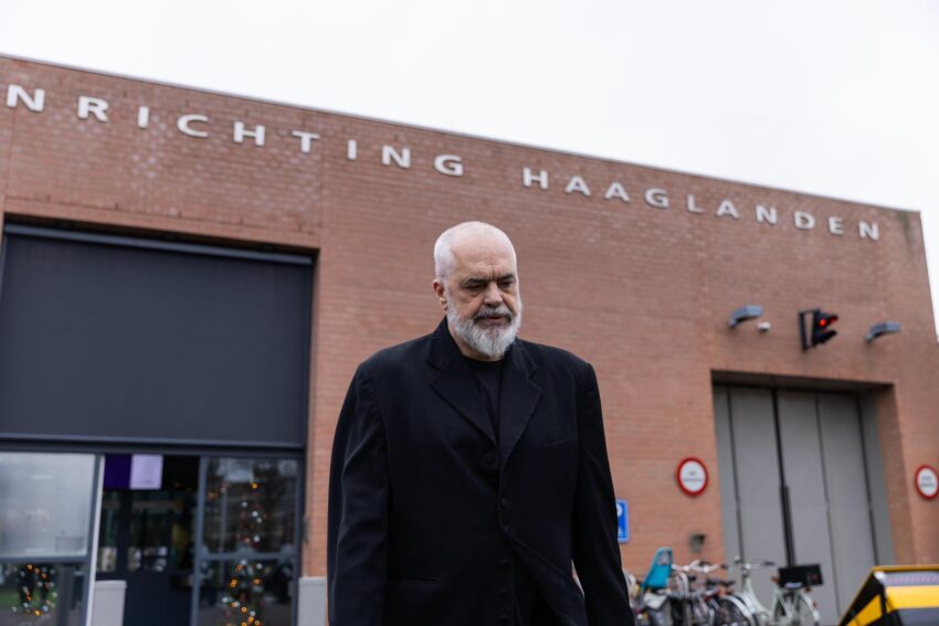 Edi Rama shpërthen ndaj Hagës, e quan kërkesë për “varrosje për së gjalli të katër burrave”