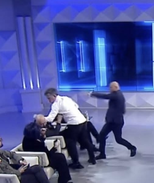 Sherri në studio me Buzhalën, reagon Albatros Rexhaj