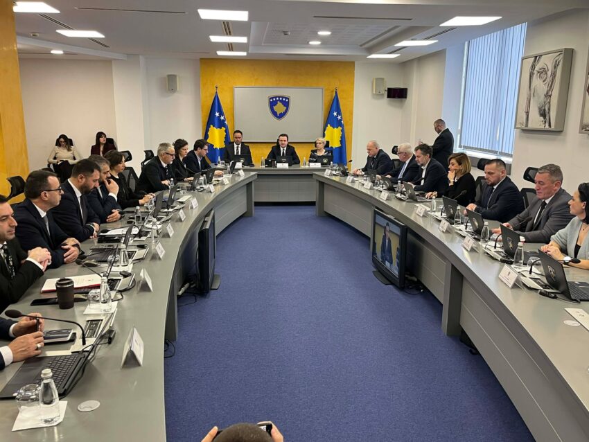 Qeveria miraton projekt-programin e projektligjeve 2026-2028, prioritet dy ligje