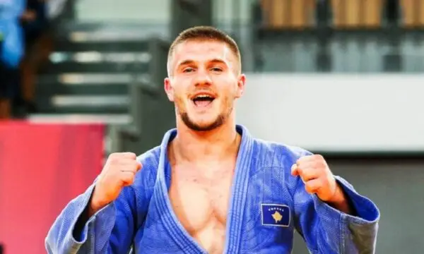 Gjykata e Pejës e liron Akil Gjakovën nga akuza për veprën “dhunë në familje”