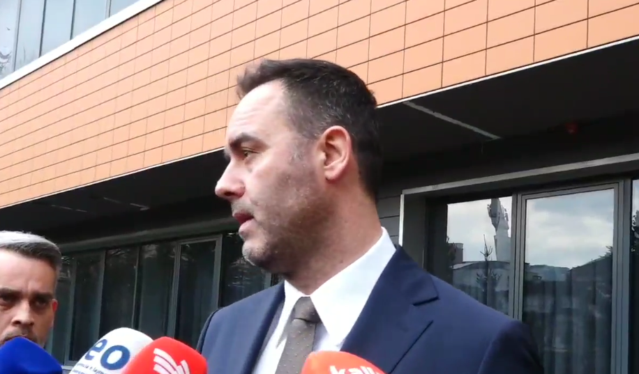 “Unë vetë do ta votoja” – Konjufca kërkon kandidat nga opozita dhe përmend Vjosa Osmanin si opsion