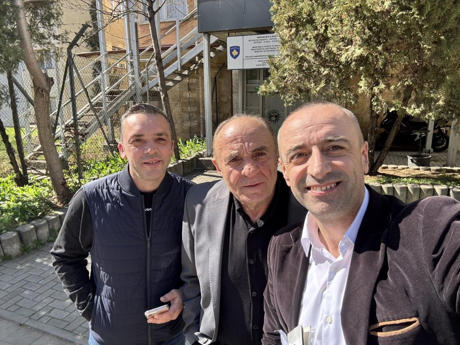 Personi që kërcënoi presidenten Osmani intervistohet për disa orë në Polici