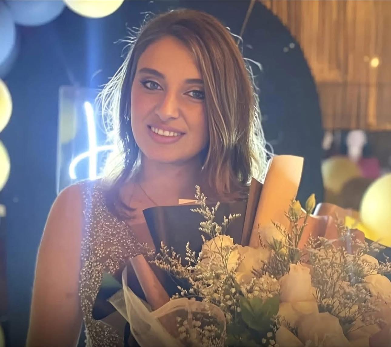 Kjo është 20 vjeçarja që vdiq pasi ra nga banesa