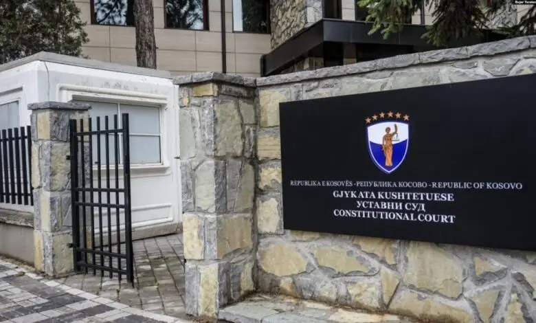 Dekreti i Osmanit për shpërndarjen e Kuvendit, deklarohen nga Kushtetuesja