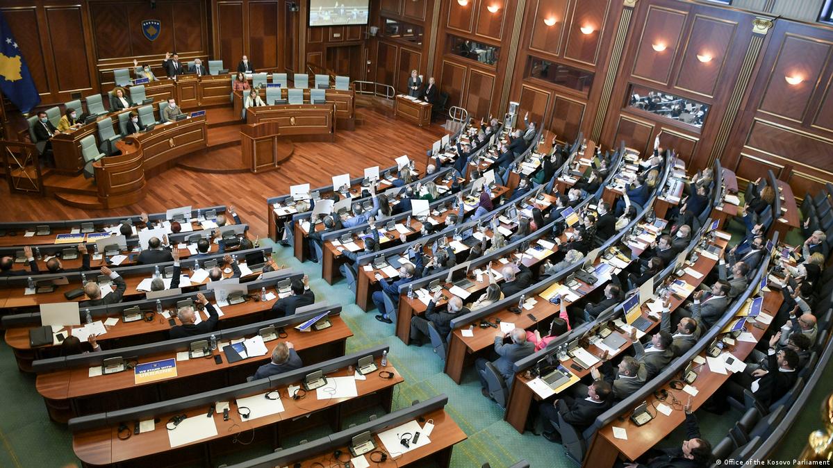 Kushtetuesja i jep afat shtesë Kurtit për presidentin, dekreti i Osmanit s’prodhon asnjë efekt juridik