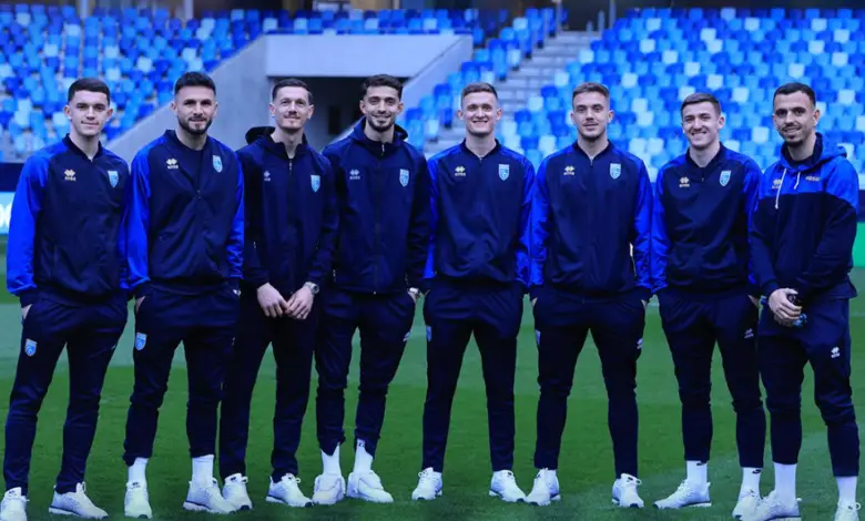 Foda largon dy lojtarë nga lista, ndeshjen e shikojnë nga tribunat