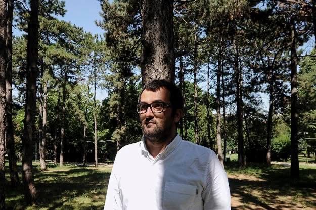 Skandali me ekspozitën në shesh, të mbijetuarit e masakrës së Dubravës i reagojnë ashpër Shkelzen Gashit