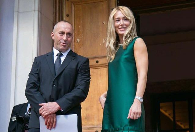 Tri shtëpi, tri banesa, një vilë, vetura, toka e truall/ Pasuria marramendëse e Ramush Haradinajt dhe Anitës