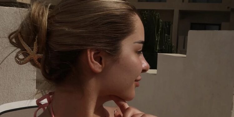 Nuk ndalet Eliona, vjen edhe me një foto ‘bombastike’ nga Egjipti (+16)