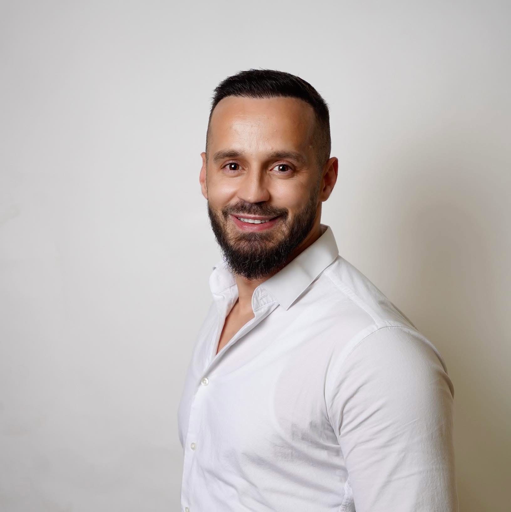 “Gru e keqe, ke mbetë pa u martu” – Deputeti i VV-së godet rëndë Çitakun e PDK-së