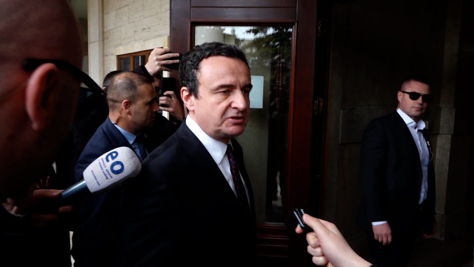 Afati kushtetues po afron, Albin Kurti pa përgjigje për Osmanin