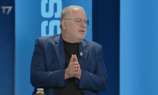 “Hatixhja dhe Feridja shikoja emrat në vitin 2026”, Baton Haxhiu: Nëse ajo zgjedhet sot, deputetët duhet t’i drejtohen Kushtetueses