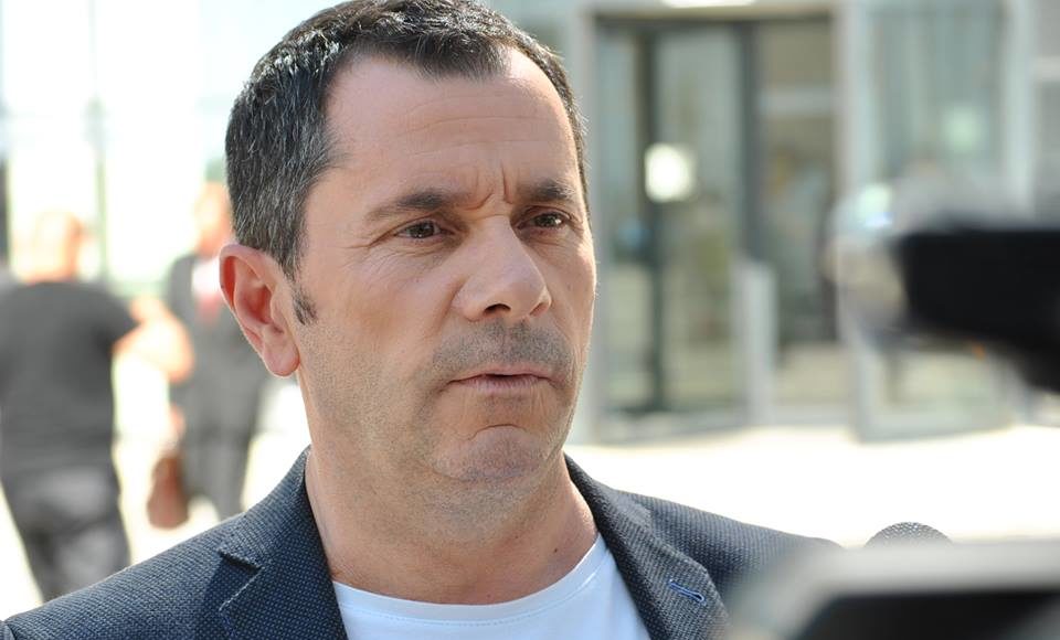 Tomë Gashi e kritikon Albin Kurtin për fushatë me xhaminë e Ibrit