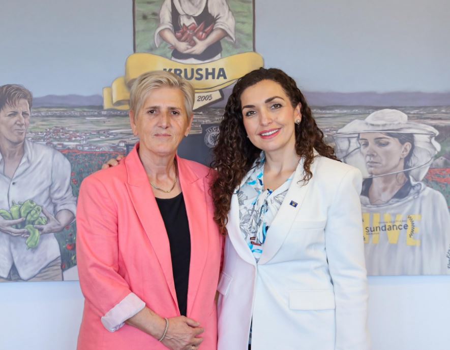 “Godet” Vjosa Osmani, e nis aktivitetin politik me një aderim të fuqishëm