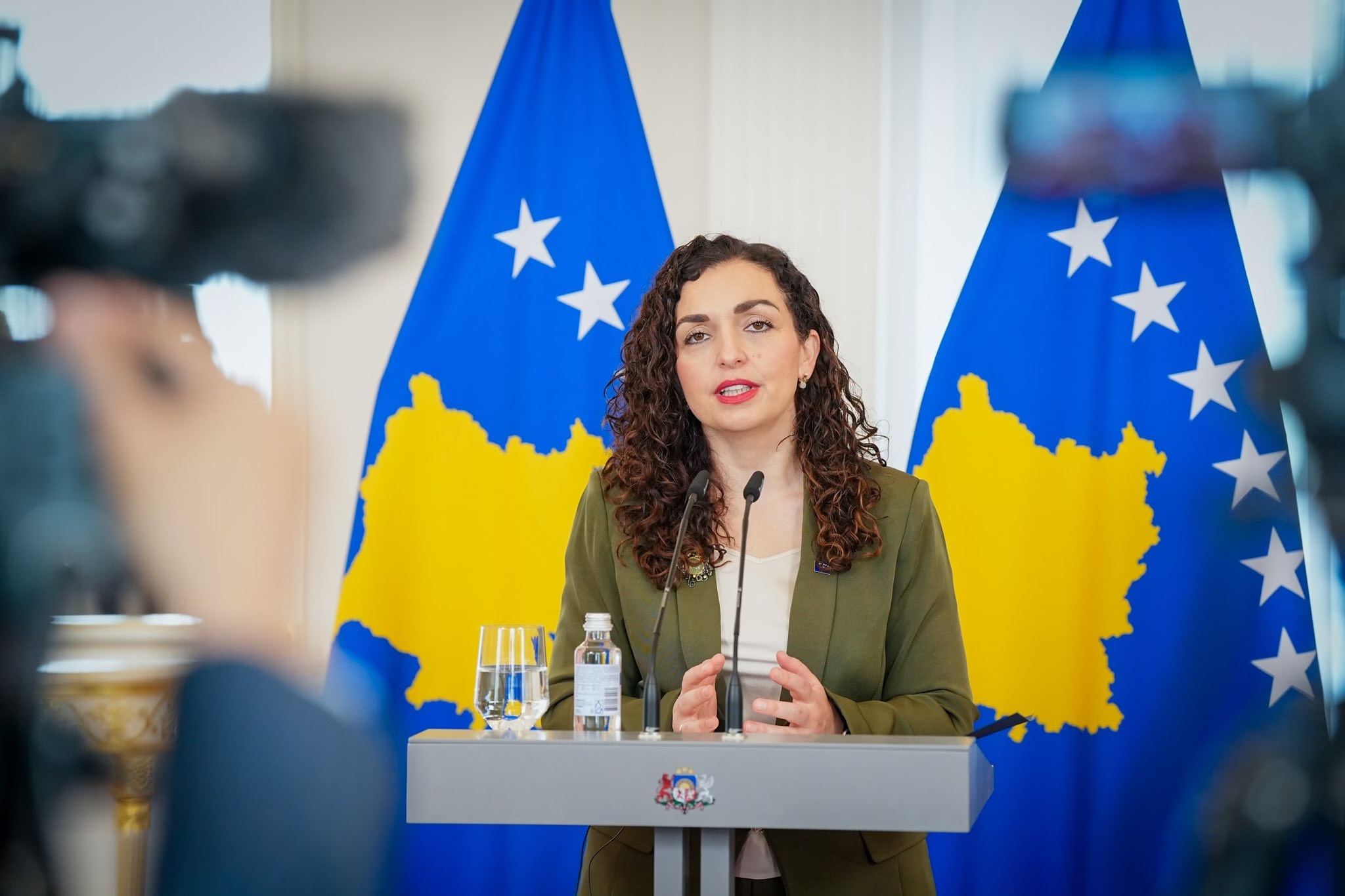 Osmani “shkrihet” në LDK me njerëzit e vetë, udhëheq listën e kësaj partie më 7 qershor