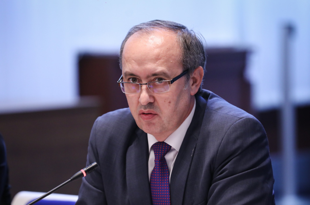 Mungoi në mbledhjen e LDK-së për “bashkimin me Osmanin”, reagon Hoti