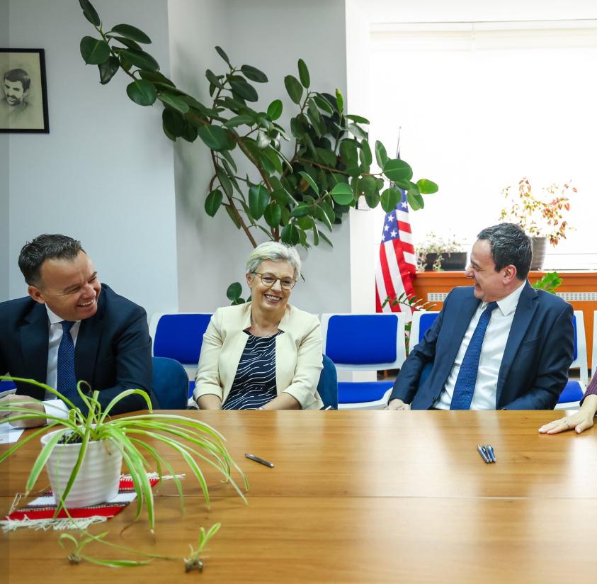 “Me Albin Kurtin na bashkoi Kosova” – Peci bëhet i “gjallë”