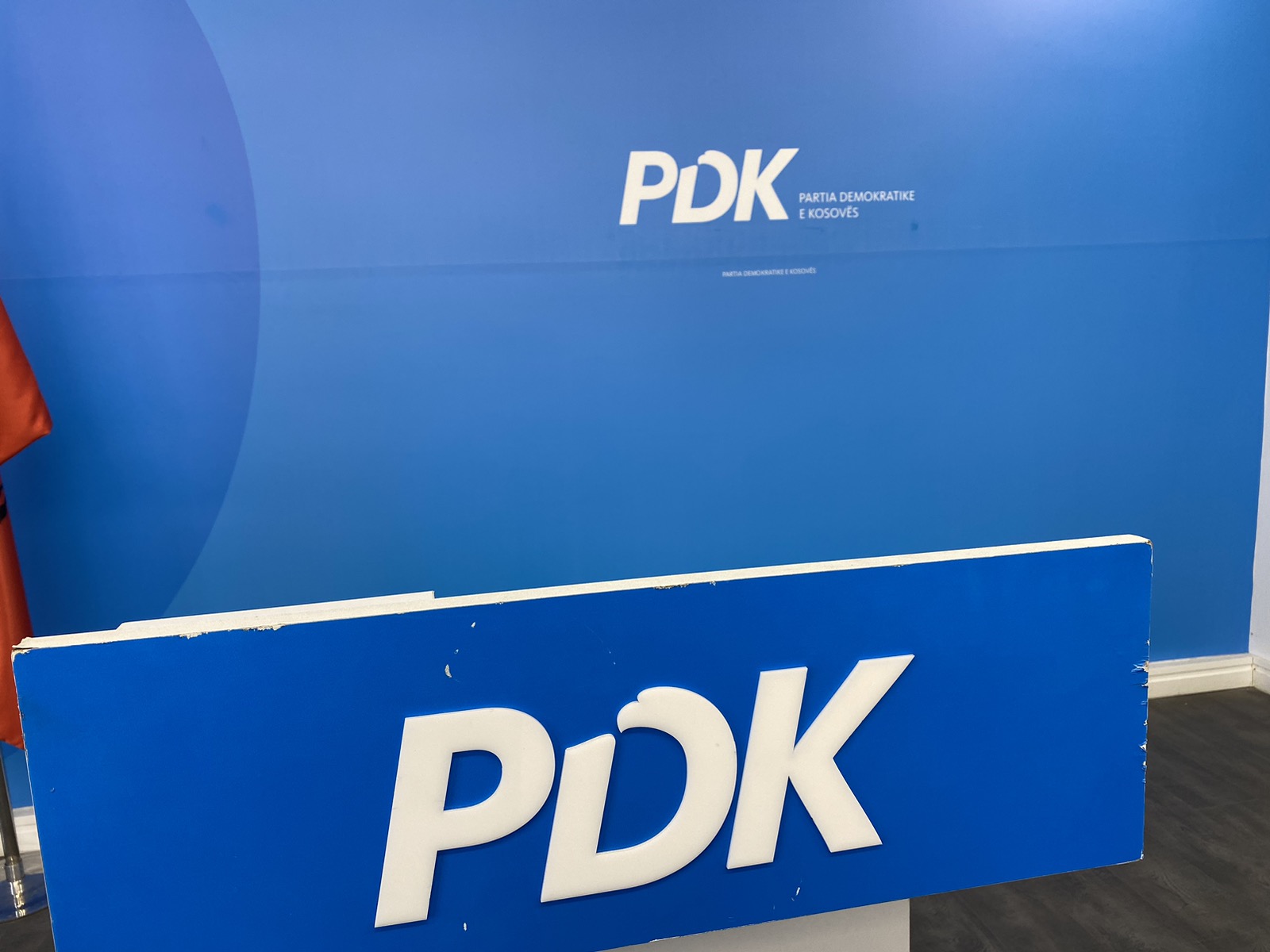 Analisti i njohur i bashkohet PDK-së