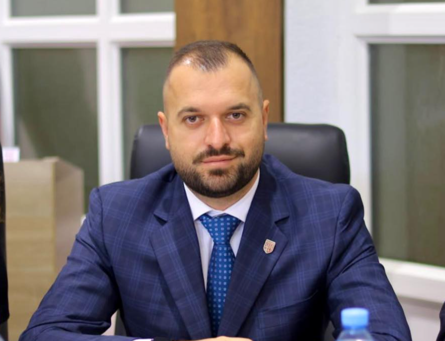 Detaje: Sekretari i përgjithshëm i AAK-së në Deçan humbi jetën tragjikisht