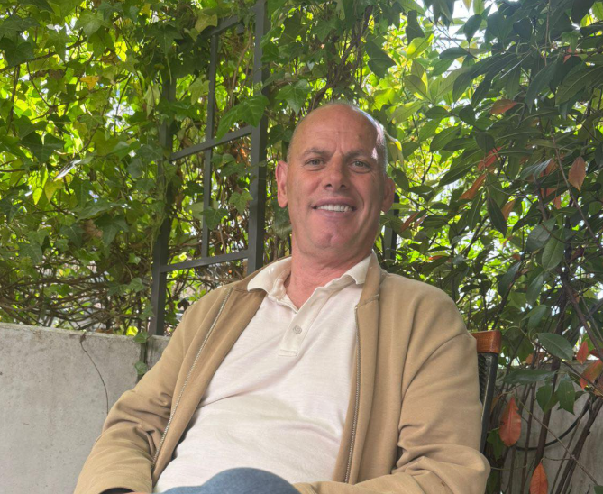 Lladrovci reagon ndaj mospërfshirjes së Limajt në listë të PDK-së