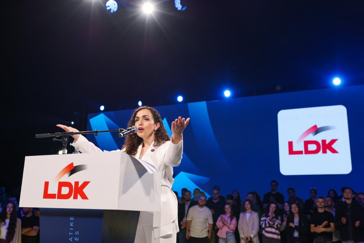Ish-deputet në tri mandate, bashkëpunëtor i Rugovës dhe Dacit – Osmani prezanton aderimin e radhës