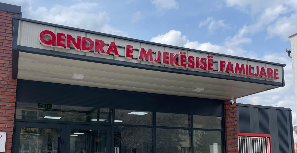 Foshnja 2-javëshe dërgohet pa shenja jete në QKMF në Malishevë, policia jep detaje