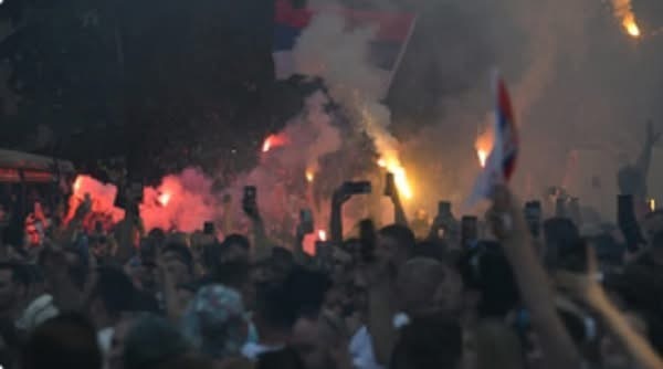 Eskalon protesta në Beograd, përplasen mes vete studentët dhe policët