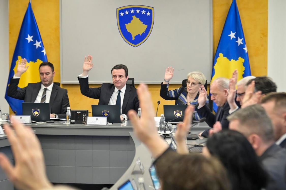 Qeveria në detyrë mban mbledhjen e radhës, merr disa vendime