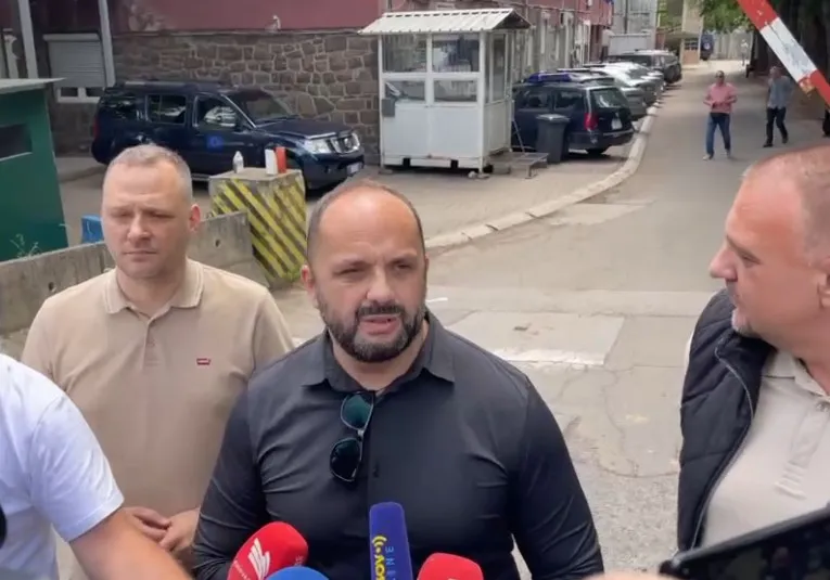 Lirohet Radojeviq: Ka vetëm Mitrovicë Veriore dhe Jugore, jo një Mitrovicë