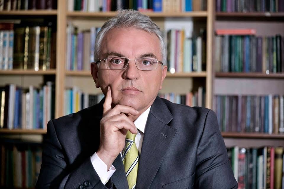 Teologu Mustafë Bajrami del publikisht në përkrahje të këtij kandidati