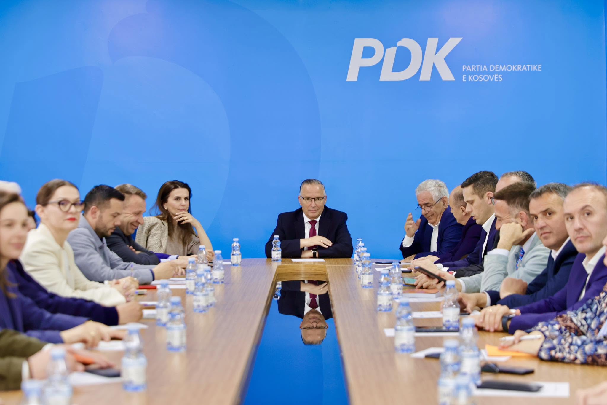 Këto janë votat e para për kandidatët e PDK-së për deputetë – kush po prin?