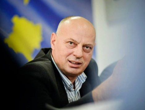 Agim Çeku drejt Kuvendit, pritet të sigurojë ulëse nga lista e AAK-së