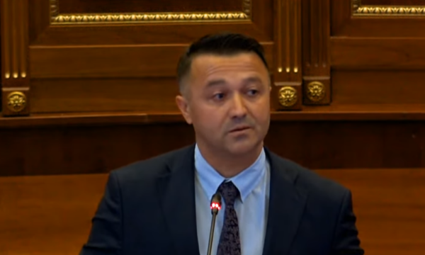 Veton Berisha siguron mandatin e deputetit në Kuvendin e Kosovës
