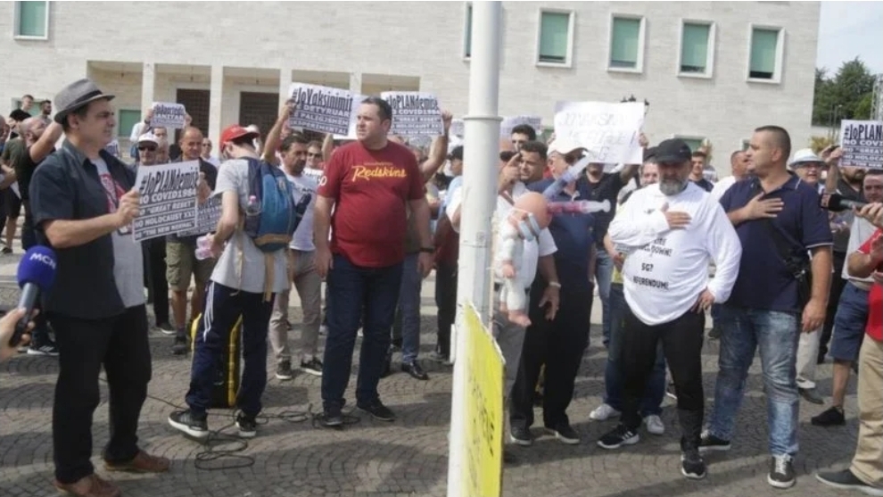 Nga Alfred Cako te Shkëlzen Gashi e Rron Gjinovci, dalin emrat e propozuar nga protestuesit për partinë “Shqipëri e re”