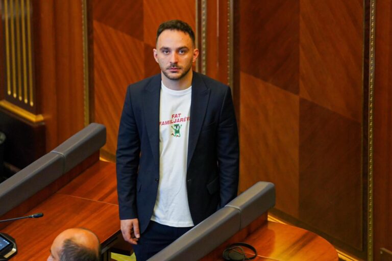 Pakënaqësitë në LDK, lajmërohet Paris Guri- Godet disa nga bashkëpartiakët e tij