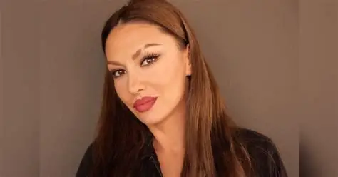Adelina i reagon Hotit: Qysh nuk të shkoi mendja me thirrë protestë për zbardhjen e vrasjeve të aktivistëve të LDK-së?